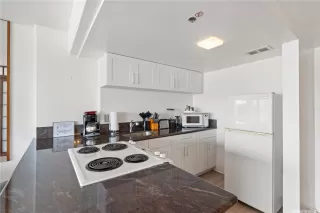 Photo #5: 202605797 Listing 