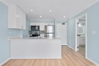 Photo #2: 202605799 Listing 