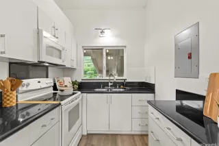 Photo #3: 202605825 Listing 