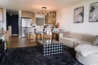 Photo #2: 202605828 Listing 