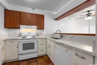 Photo #5: 202605842 Listing 