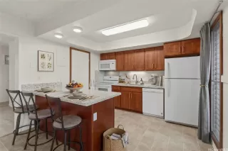 Photo #2: 202605844 Listing 