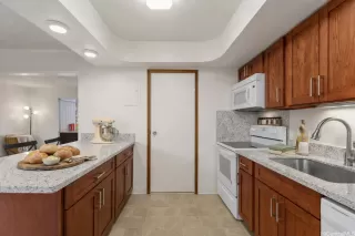 Photo #3: 202605844 Listing 