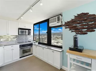 Photo #4: 202605866 Listing 