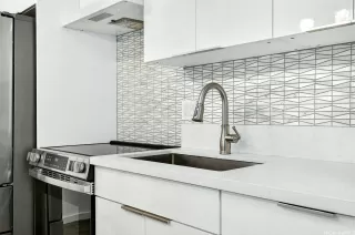 Photo #5: 202605872 Listing 