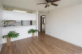 Photo #3: 202605894 Listing 