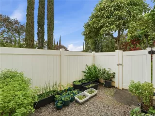 Photo #3: 202605910 Listing 