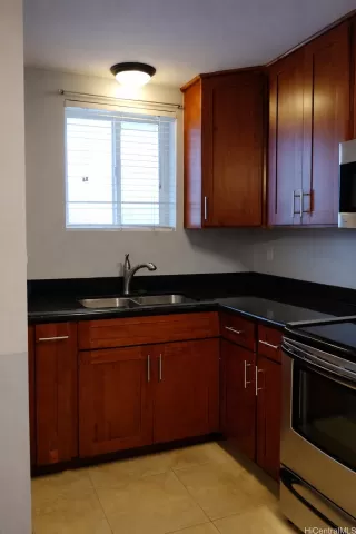 Photo #5: 202605935 Listing 