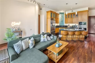 Photo #5: 202605941 Listing 