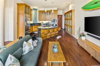 Photo #6: 202605941 Listing 