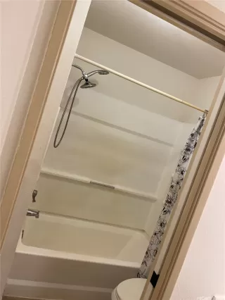 Photo #6: 202605969 Listing 