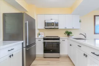 Photo #5: 202606043 Listing 