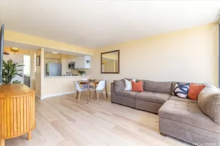 Photo #6: 202606043 Listing 