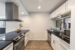 Photo #4: 202606102 Listing 