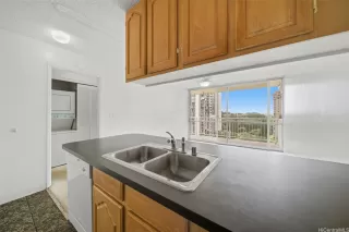 Photo #6: 202606167 Listing 