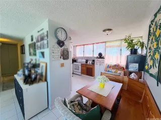 Photo #3: 202606427 Listing 