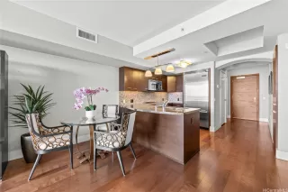 Photo #5: 202606457 Listing 