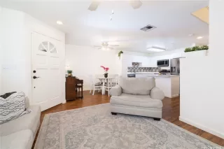 Photo #3: 202606461 Listing 