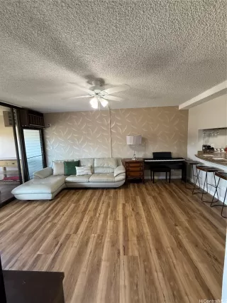 Photo #3: 202606496 Listing 