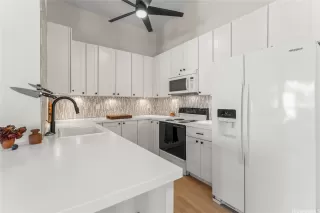 Photo #5: 202606508 Listing 