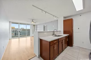 Photo #4: 202606512 Listing 