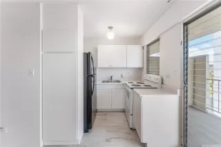 Photo #5: 202606574 Listing 