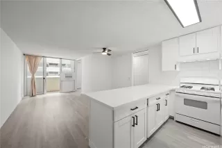 Photo #2: 202606582 Listing 