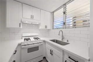 Photo #4: 202606582 Listing 