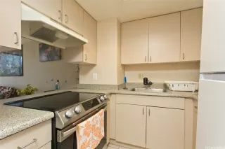 Photo #5: 202606584 Listing 