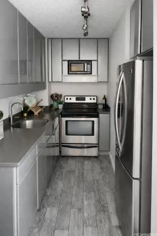 Photo #2: 202606595 Listing 