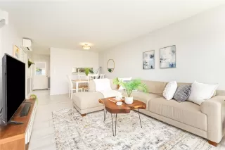 Photo #2: 202606598 Listing 