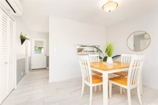 Photo #4: 202606598 Listing 