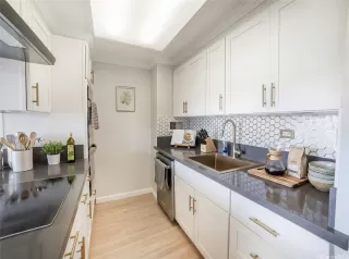 Photo #2: 202606639 Listing 