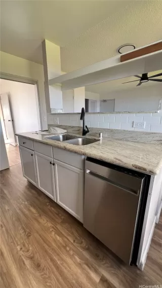 Photo #4: 202606681 Listing 