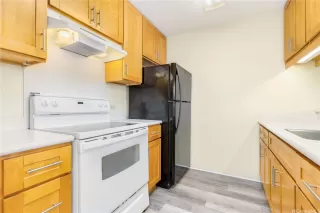 Photo #5: 202606800 Listing 