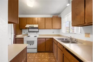 Photo #2: 202606818 Listing 