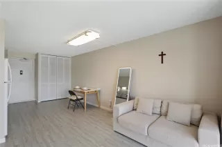 Photo #3: 202606909 Listing 