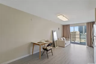 Photo #5: 202606909 Listing 