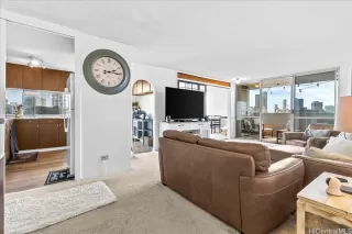 Photo #3: 202606929 Listing 