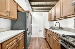 Photo #6: 202607096 Listing 