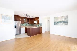 Photo #6: 202607097 Listing 