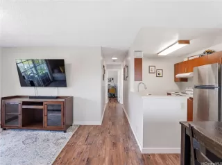 Photo #5: 202607157 Listing 