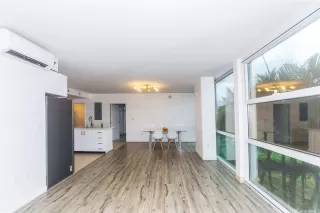 Photo #3: 202607194 Listing 