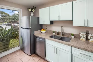 Photo #4: 202607309 Listing 