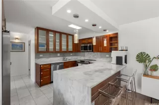 Photo #4: 202607338 Listing 