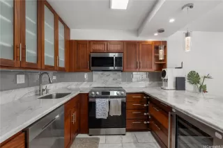 Photo #5: 202607338 Listing 