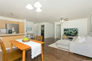 Photo #6: 202607428 Listing 