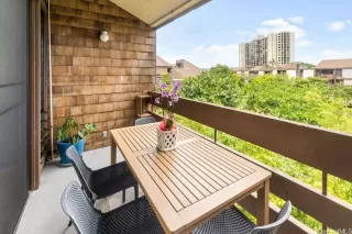 Photo #6: 202607552 Listing 