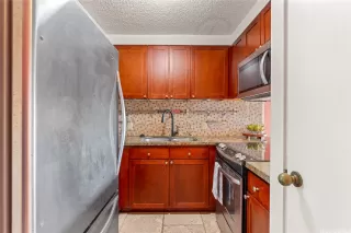 Photo #2: 202607561 Listing 