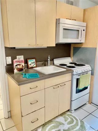 Photo #2: 202607564 Listing 